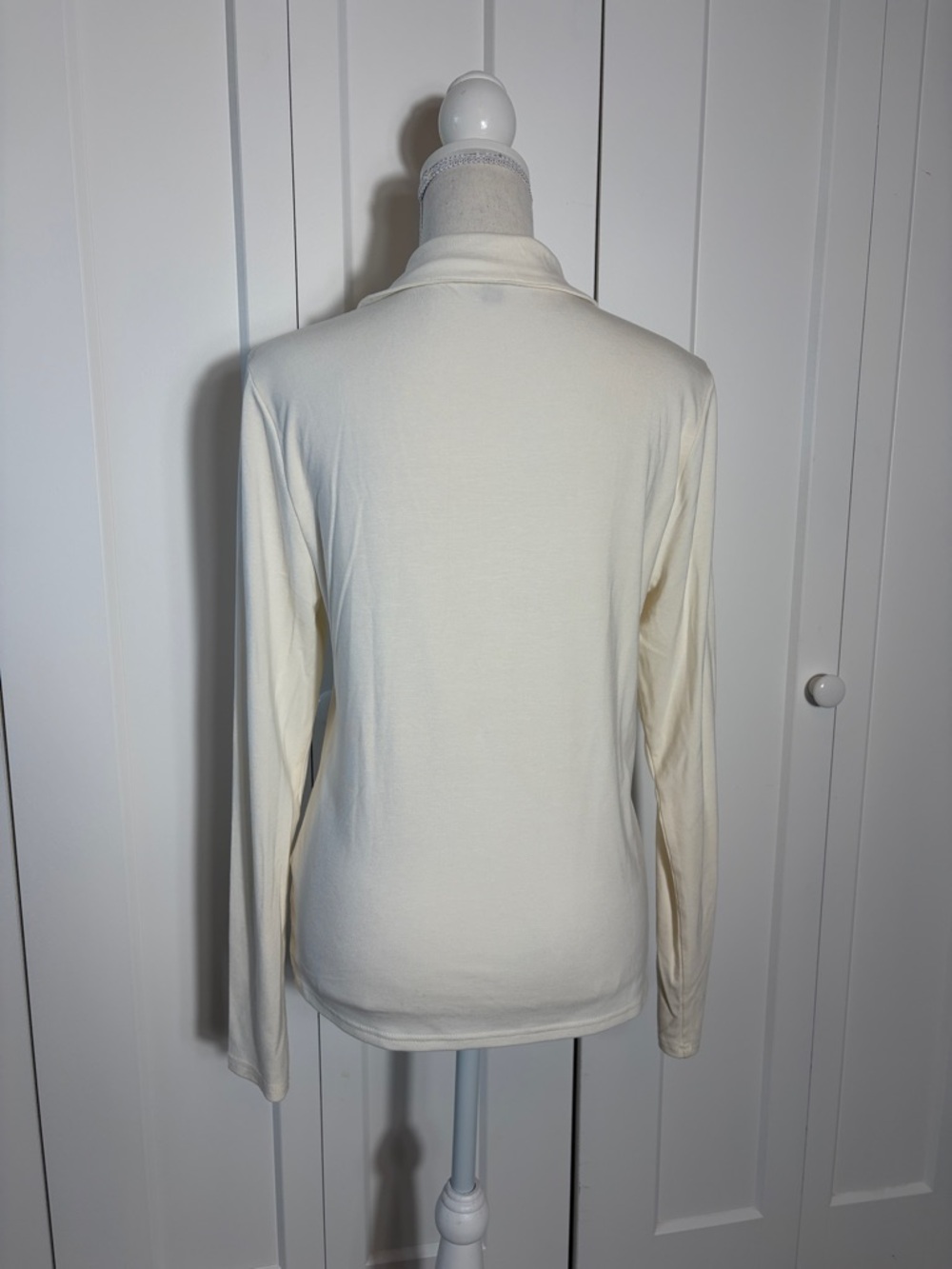 Classic Cream Long-Sleeve Polo Top - Picture 4 of 6